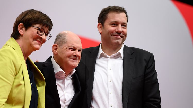 Gehen gestärkt aus dem Parteitag hervor: Saskia Esken, Olaf Scholz und Lars Klingbeil.