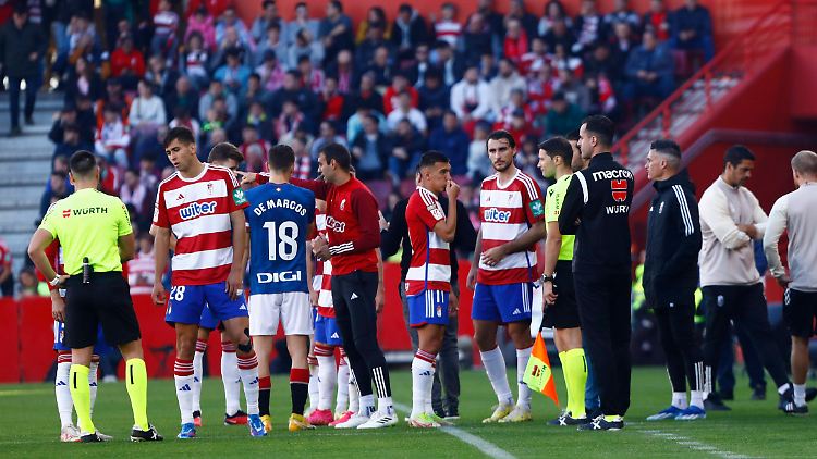 Nach einem furchtbaren Zwischenfall einigten sich der FC Granada und Athletic Bilbao, ihr Duell vorzeitig abzubrechen.
