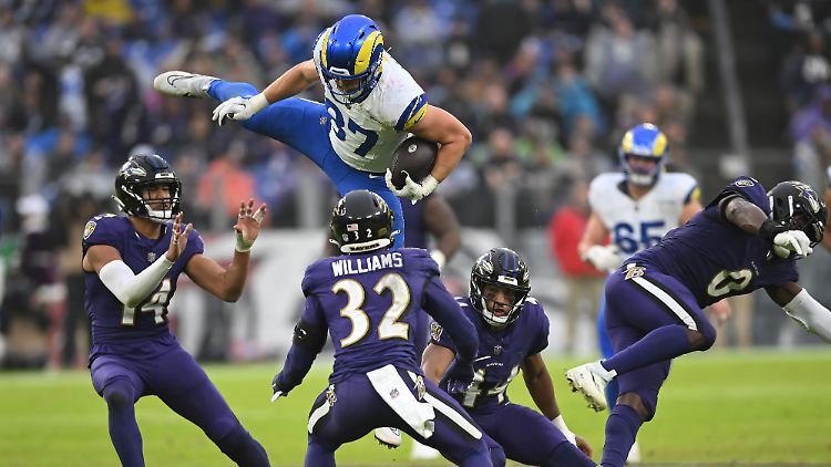 Die Ravens und die Rams lieferten sich ein hitziges NFL-Duell.