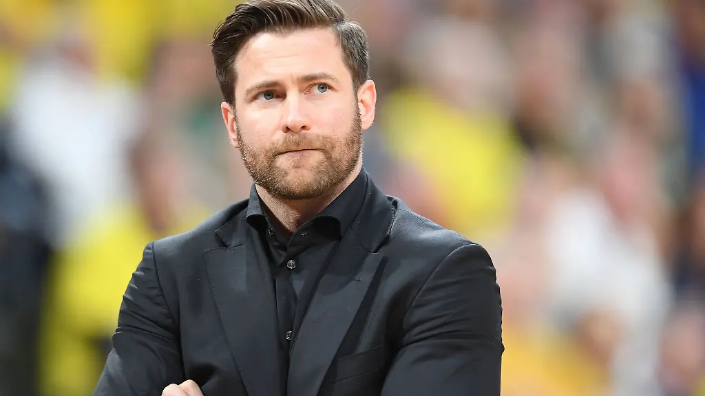 Ludwigsburgs-Trainer-Josh-King-reagiert-an-der-Seitenlinie