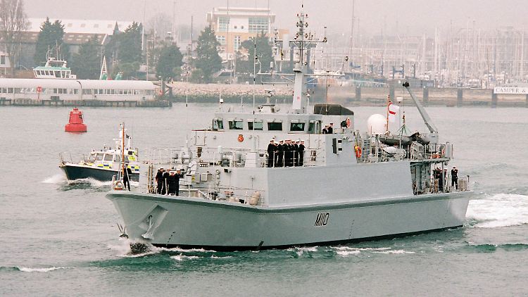 Ein HMS-Minenabwehrschiff der Sandown-Klasse im Jahr 2003.