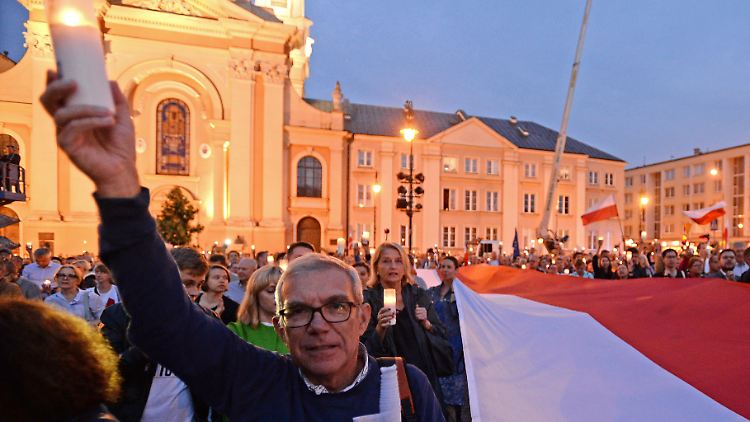 Oppositionsanhänger demonstrieren 2017 vor dem Verfassungsgericht gegen die Justizreform.