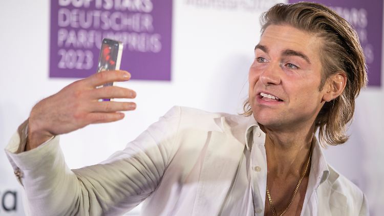 Er macht nicht nur Selfies: Jeremy Fragrance.