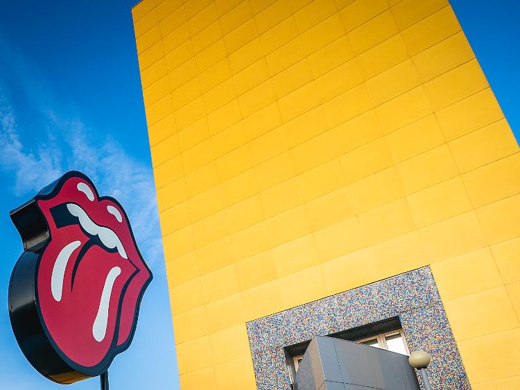 Wer hat Angst vor Rot, Gelb, Blau? Schon vor dem Groninger Museum beginnt die coole Reise mit den Rolling Stones.