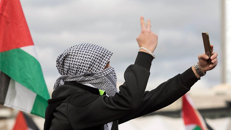 Laut Polizei kam es auf zahlreichen Protestveranstaltungen zu antisemitischen Äußerungen.