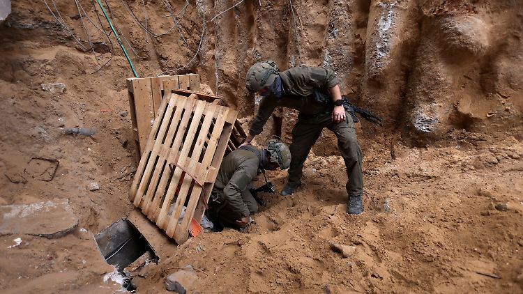 Nach Angaben des Militärs wurden seit Beginn des Israel-Kriegs mehr als 800 Tunneleingänge im Gazastreifen entdeckt.