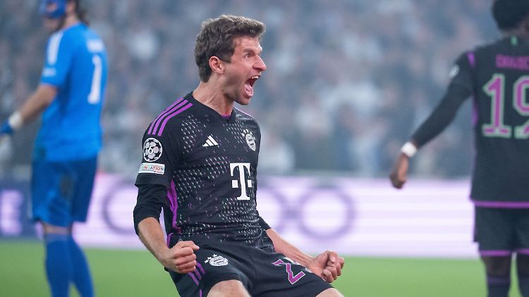 Der Vertrag von Thomas Müller beim FC Bayern wurde ein weiteres Jahr verlängert.
