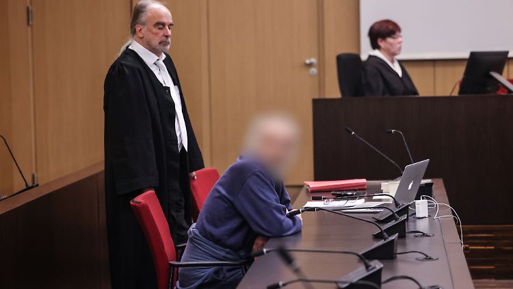 Bei der Explosion vor sechs Monaten wurden mehrere Einsatzkräfte von Polizei, Feuerwehr und Rettungsdienst zum Teil schwer verletzt.
