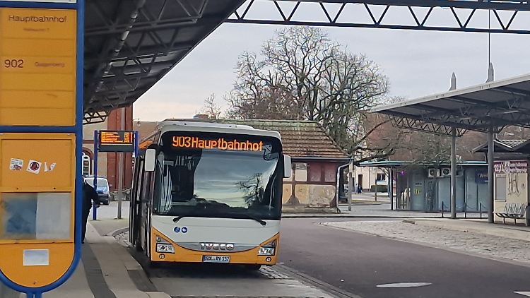 Ab 1. Januar muss vor einer Busfahrt im Landkreis Stendal wieder regulär ein Ticket gekauft werden.
