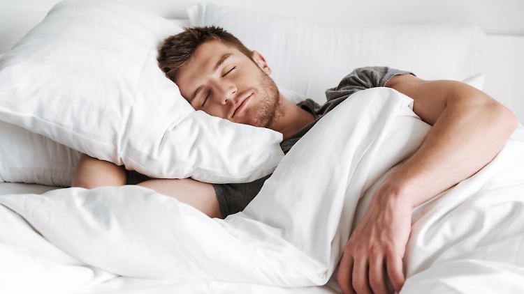Schlafen wie ein Murmeltier – auch in kalten Nächten? Die richtige Winterbettwäsche bringt den nötigen Kuschelfaktor.