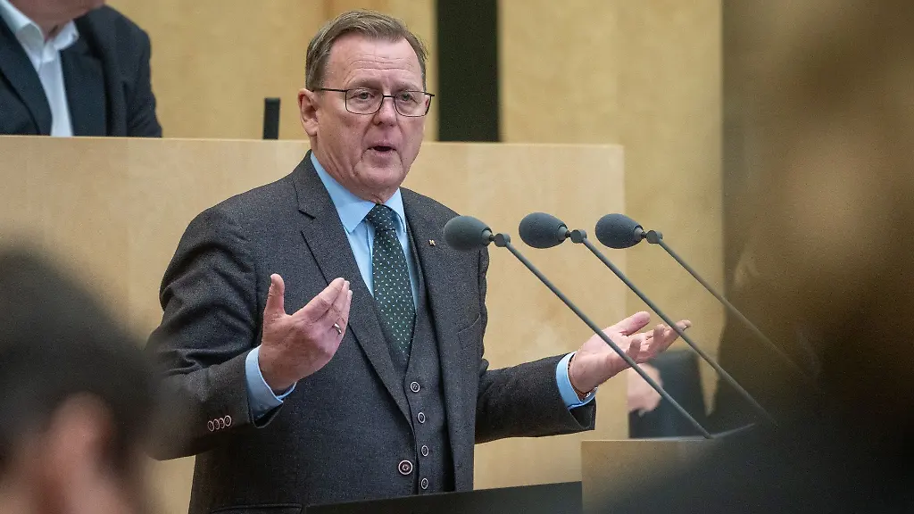 Bodo-Ramelow-Die-Linke-Ministerpraesident-von-Thueringen-spricht-im-Bundesrat