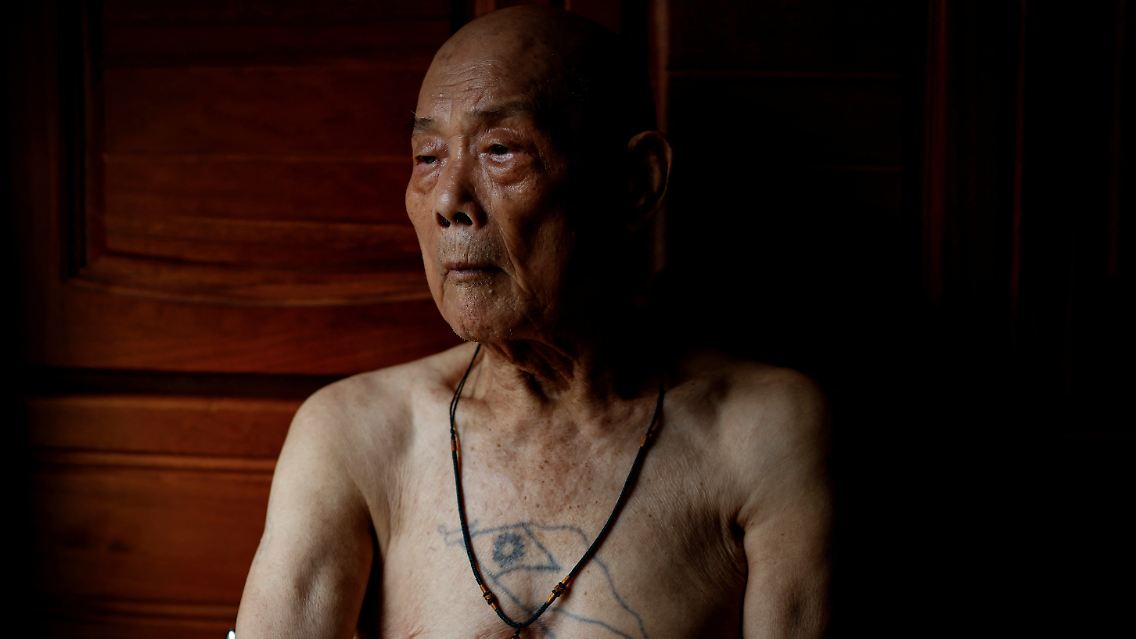 Wang Chih-chuan wurde ebenfalls im Koreakrieg gefangen genommen. Er kam schließlich nach Taiwan kam und kämpfte auf Kinmen. In die chinesische Armee ist er mit 13 Jahren eingetreten.