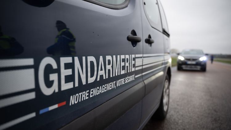 Mithilfe der Großmutter konnte die Gendarmerie die Identität des 17-Jährigen bestätigen.