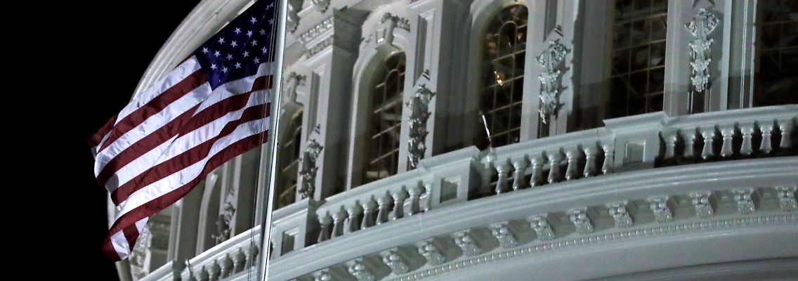 2017-12-06T230147Z_1576183050_RC1B6C298E70_RTRMADP_3_CHRISTMAS-SEASON-USA-CAPITOL.JPG