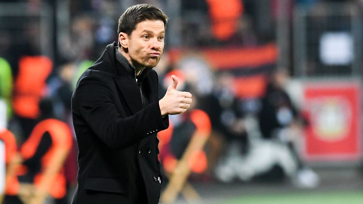 Leverkusen-Trainer Xabi Alonso wird zunächst nicht bei Real Madrid an der Seitenlinie stehen.