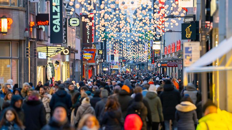 Die letzten Tage des Weihnachtsgeschäfts könnten von Warnstreiks unterbrochen werden.