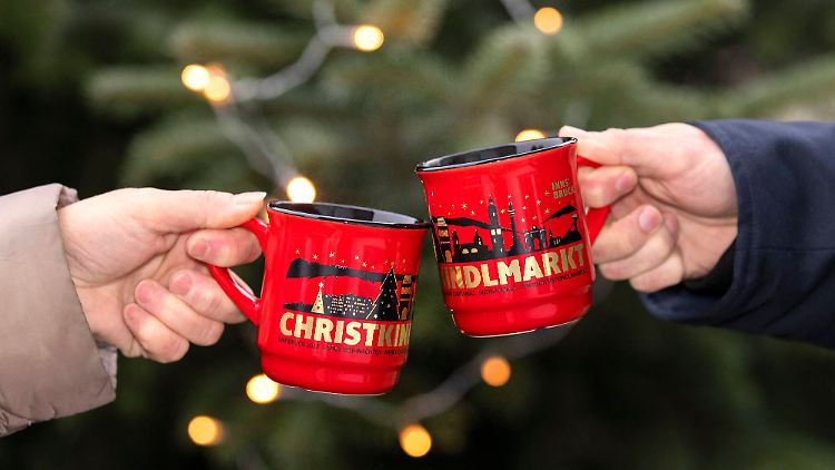 Ob rot, weiß oder mit Schuss: Der Glühwein darf zur Weihnachtszeit für viele nicht fehlen.