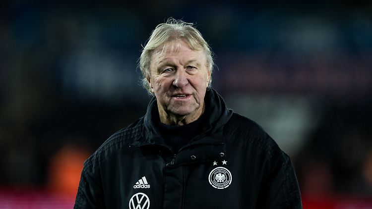 Bleibt den DFB-Frauen erhalten: Horst Hrubesch.