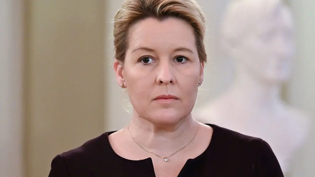 Franziska-Giffey-SPD-Senatorin-fuer-Wirtschaft-Energie-und-Betriebe-aufgenommen-im-Roten-Rathaus