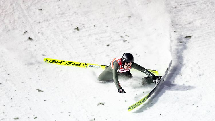 Ström verlor bei der Landung die Kontrolle über ihre Skier.