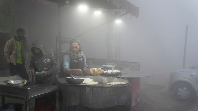 Wegen der Luftverschmutzung sieht man im pakistanischen Lahore nicht sonderlich weit.