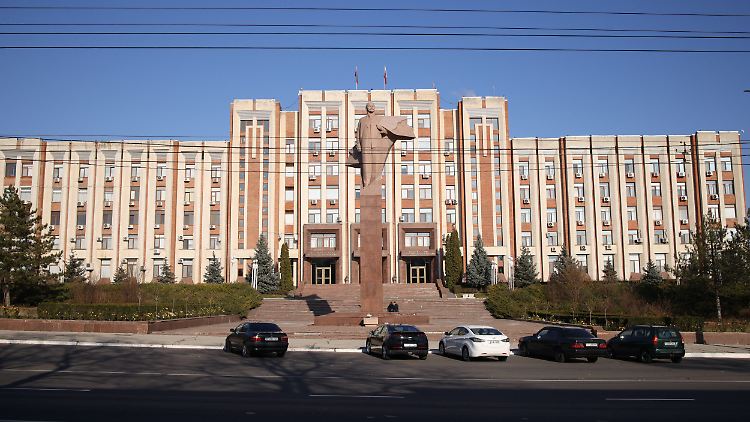 Lenin-Denkmal vor dem Gebäude der Transnistrischen Regierung. 