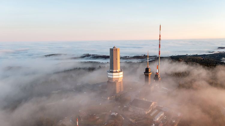 Das Taunus-Gebirge rund um den Großen Feldberg in Hessen. Nebel- statt Schneedecken werden im Norden und in Mitteldeutschland zunächst erwartet. 