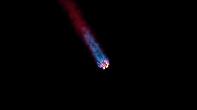 Die Satelliten werden mit einer SpaceX-Rakete ins All gebracht.