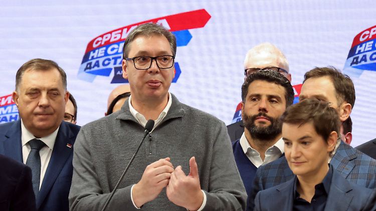 "Das ist ein klarer Sieg und das macht mich glücklich", sagt Vucic nach den ersten Ergebnissen.