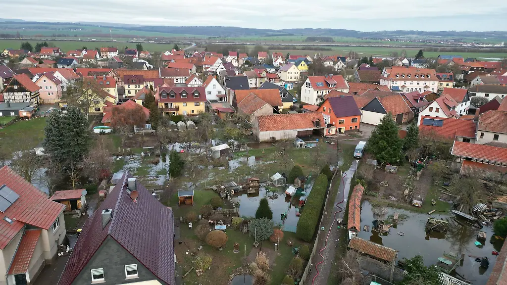 Blick-auf-den-Ort-Windehausen-aufgenommen-mit-einer-Drohne