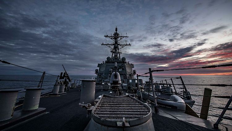 Der Zerstörer "USS Carney" der US-Marine nahm nach dem Notruf des Frachters Kurs auf ihn.