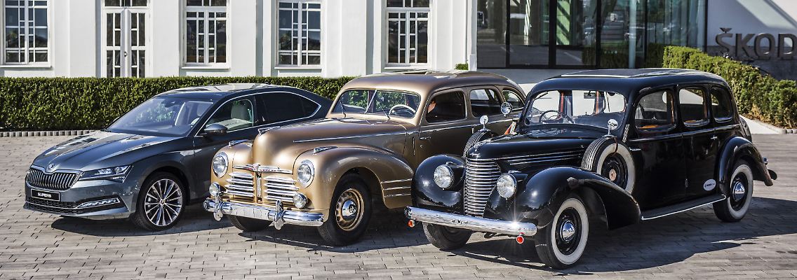 03_Skoda_Superb_Generation_4_ab_2015_mit_Skoda_Superb_erster_Generation_von_1948_Mitte_und_Vorkriegs-Modell_rechts_Quelle_Skoda.jpg