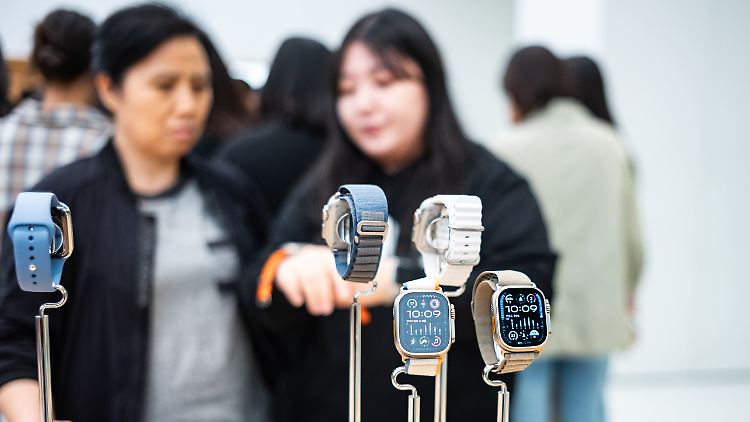 Die Apple Watch Series 9 und Apple Watch Ultra 2 sollen nicht mehr über die amerikanische Website des Konzerns und auch nicht in den US-Stores verkauft werden.