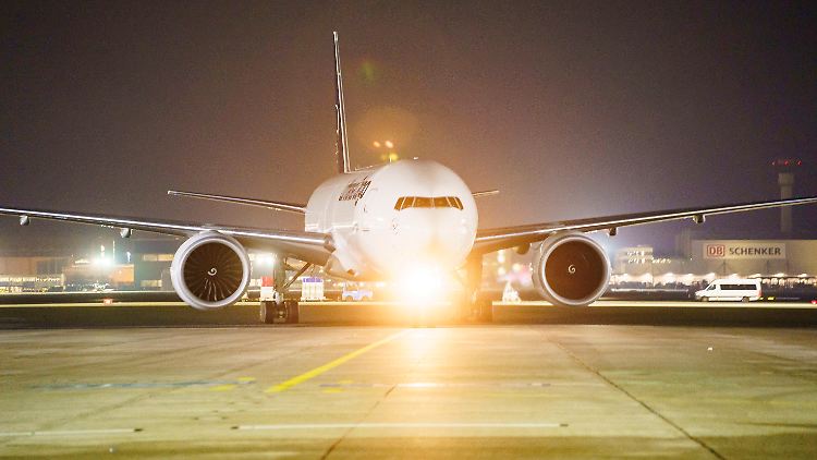 Reduzierter Fahrplan auch 2024: Der Lufthansa-Chef sieht die Kostenschraube überdreht. 