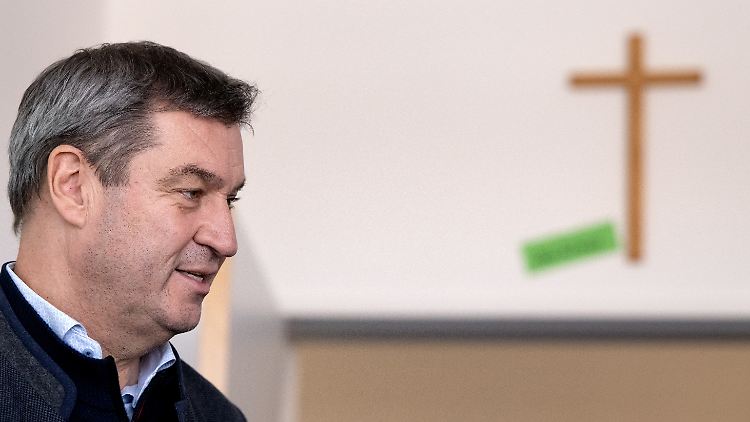 Der sogenannte Kreuzerlass von Markus Söder von 2018, den er später teilweise bereute, hat Bestand.