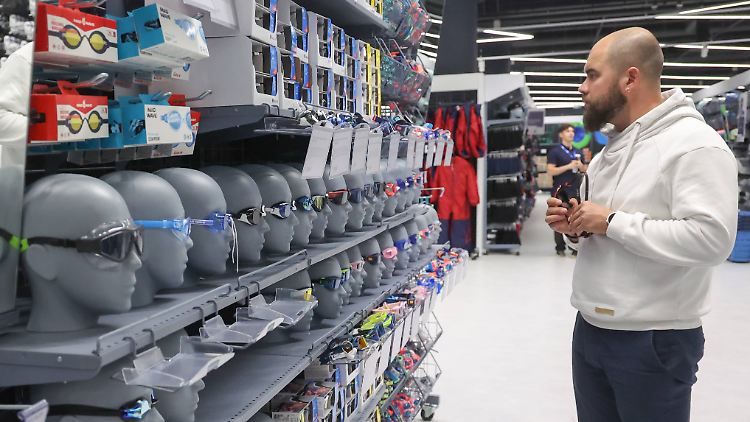 Bei Decathlon werden Sportartikel für fast alle erdenklichen Sportarten zu günstigen Preisen verkauft.