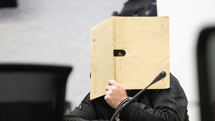 Das Landgericht Stuttgart stellte die besondere Schwere der Schuld fest, eine Haftentlassung nach 15 Jahren ist damit so gut wie ausgeschlossen.
