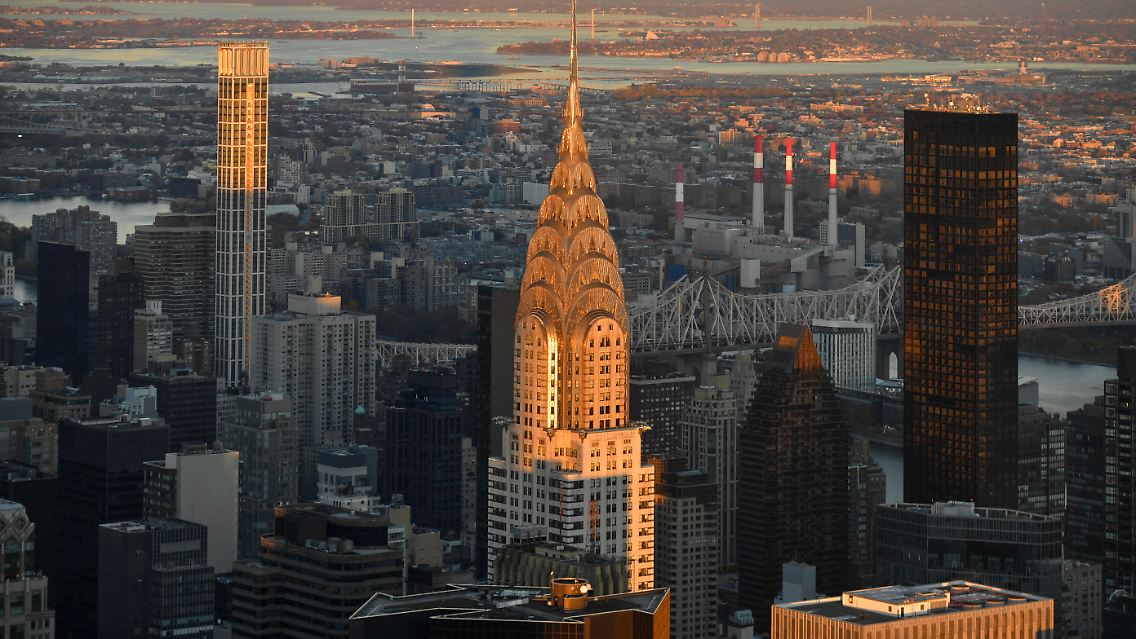 Blick auf das Chrysler Building (Mitte).