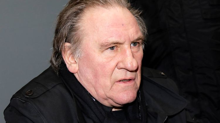 Dem Schauspieler Gérard Depardieu wird erneut Vergewaltigung vorgeworfen.
