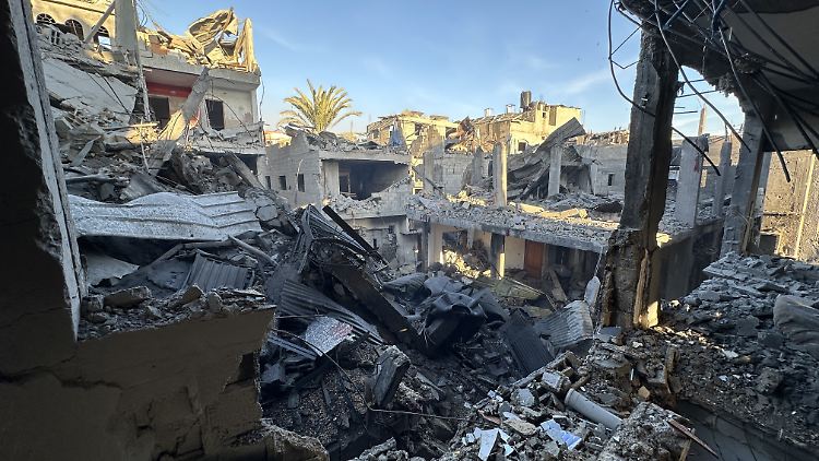 Eigenen Angaben zufolge hat das israelische Militär die hart umkämpfte Stadt Dschabalia erobert. 