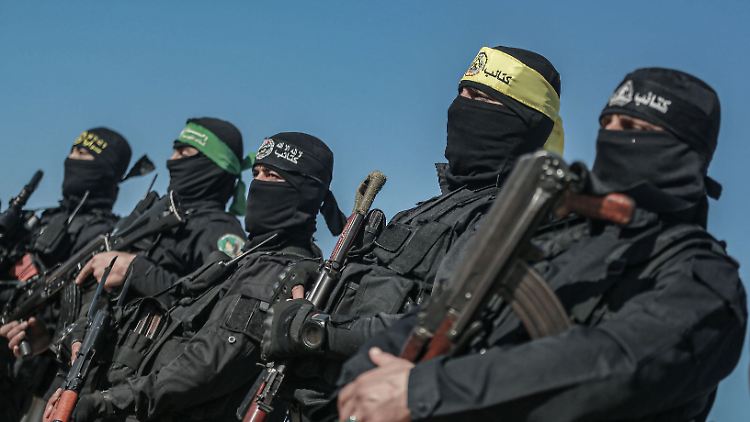 "Eine Gefahr für die Einheit der Palästinenser": Maskierte Hamas-Kämpfer bei einer Militärübung im Gazastreifen.