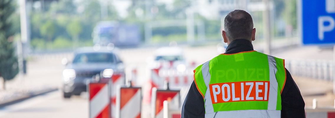 Die Bundespolizei soll mehr Kompetenzen bekommen. Das Bundeskabinett hat eine lange umstrittene Reform gebilligt. (Symbolbild)