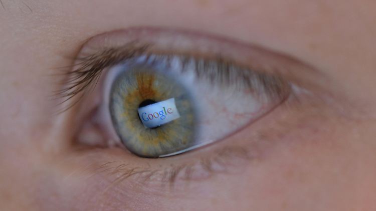Mit einem weltweiten Marktanteil von rund 90 Prozent ist vor allem Google im Fokus der Forschung.
