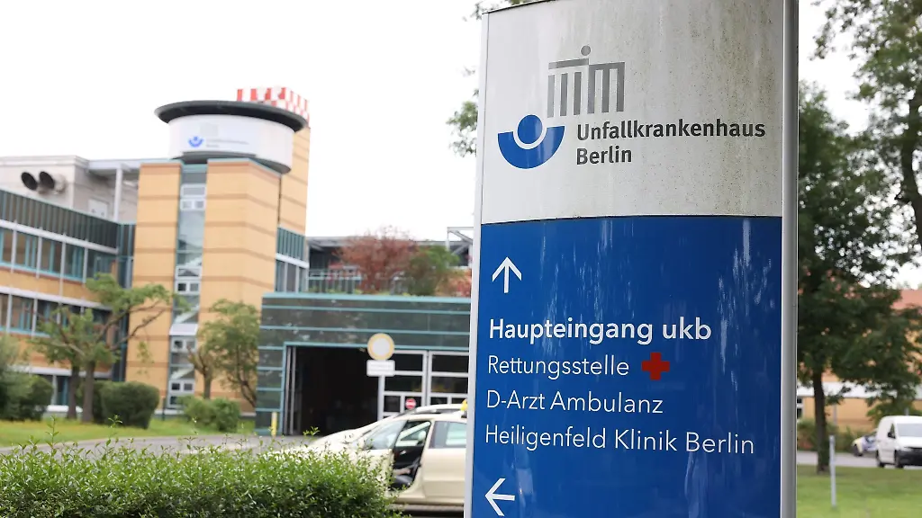 Blick-auf-das-Unfallkrankenhaus-Berlin-im-Bezirk-Marzahn