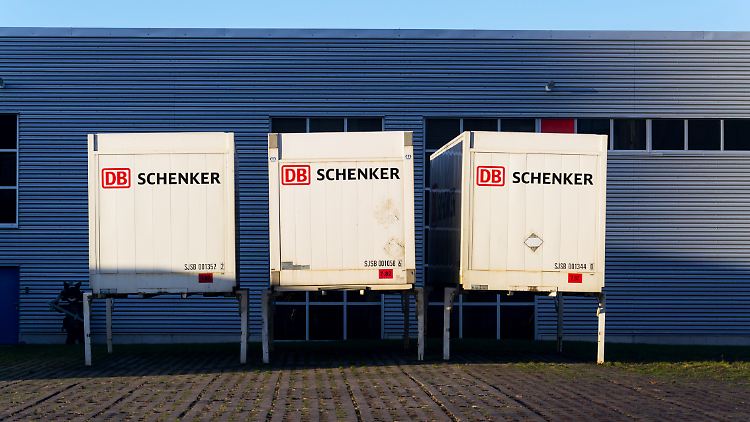 Die Bahn will sich mit dem Verkauf stärker auf Deutschland und die Sanierung des maroden Schienennetzes konzentrieren.