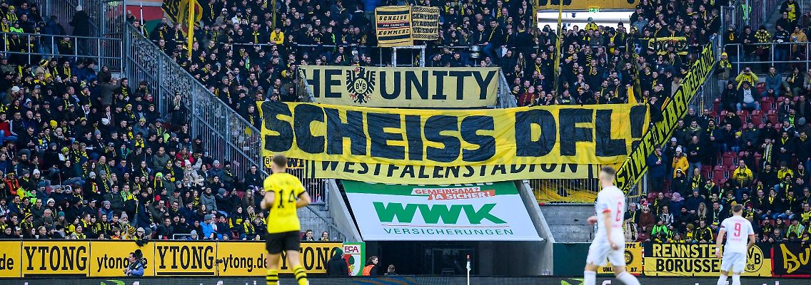 Der Ärger der Fans über einen möglichen Einstieg eines Investors bei der Deutschen Fußball Liga ist weiterhin groß.