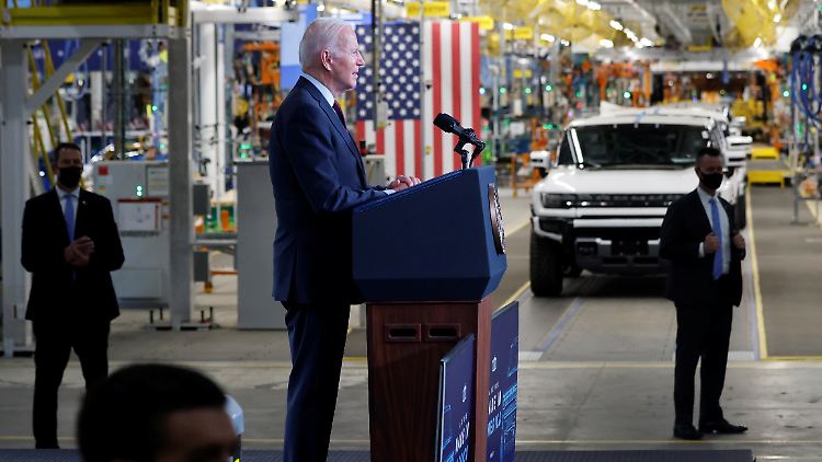 Biden will mit den neuen Zöllen die heimische Produktion schützen.