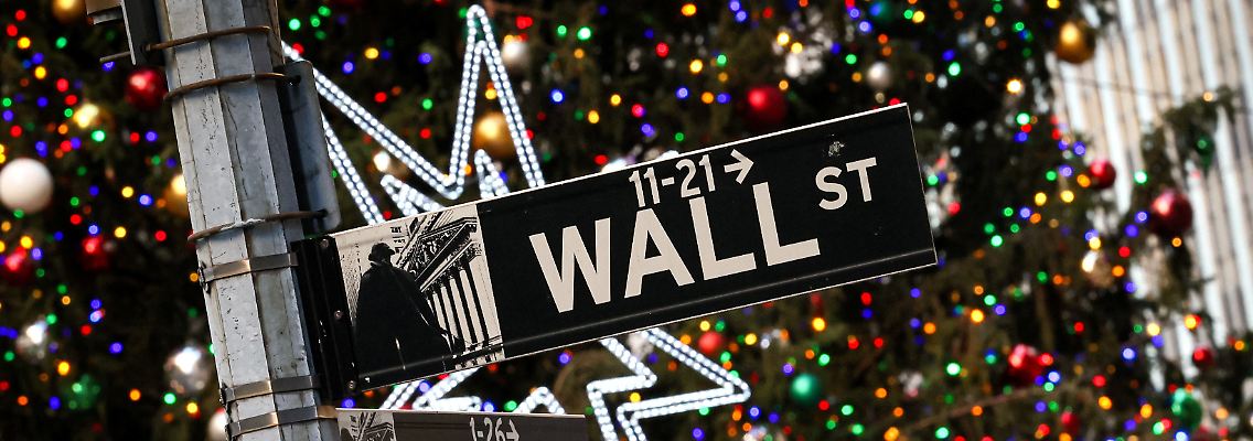 2023-12-15T204835Z_1243875456_RC2VX4A9XY0B_RTRMADP_3_USA-STOCKS.JPG