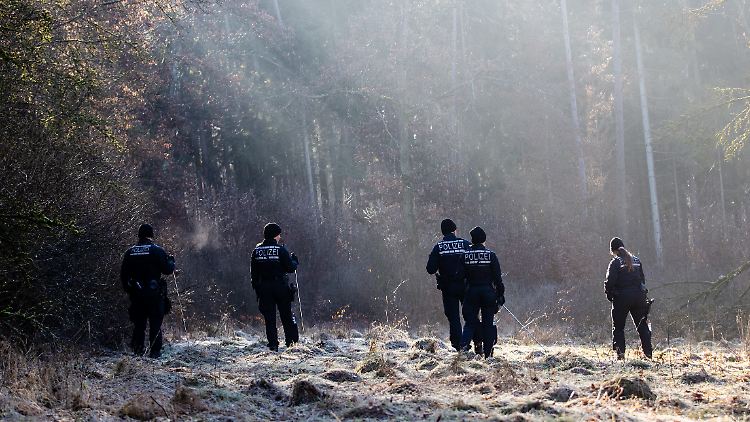Mehrere Tage suchte die Polizei nach dem verschwundenen Mädchen - und konnte dann nur noch die Leiche bergen.