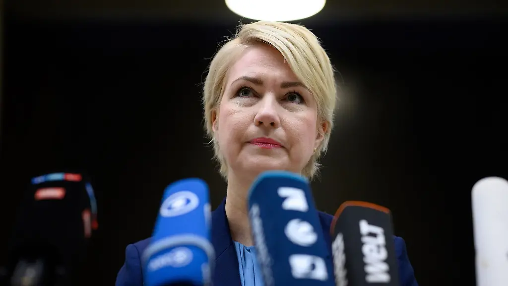 Manuela-Schwesig-SPD-Ministerpraesidentin-von-Mecklenburg-Vorpommern-und-amtierende-Bundesratspraesidentin
